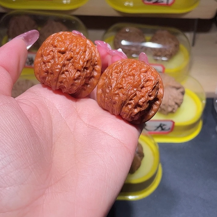 文玩核桃吊坠37血麒麟