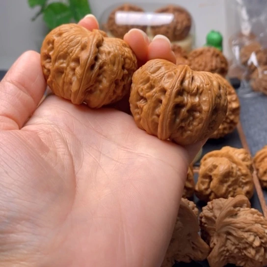 文玩核桃吊坠45元宝精配