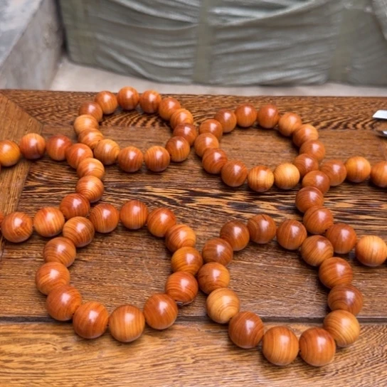 柏木（崖柏）全陈化老料把件串1.8发一条