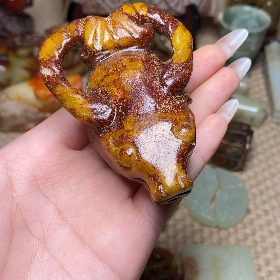 未镶嵌蛇纹石玉颈饰