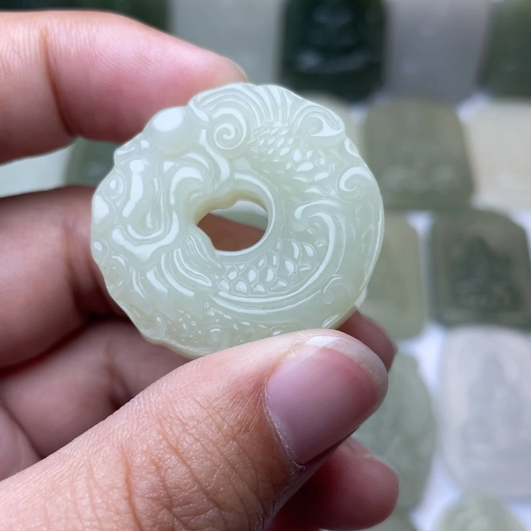 和田玉未镶嵌颈饰