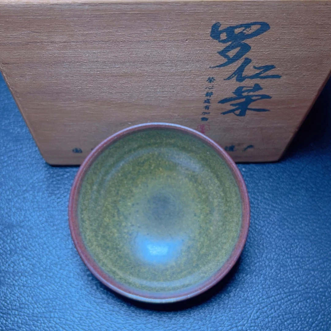 茶盏滴滴答答的声音响