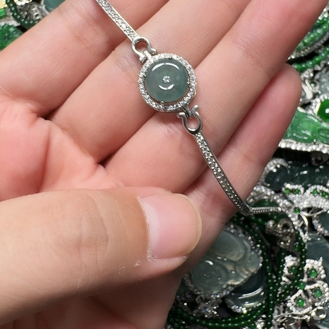 翡翠未镶嵌颈饰天然A货翡翠放漏