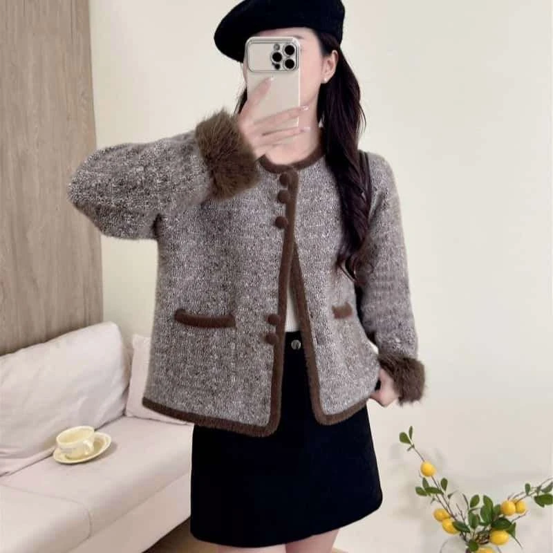 高档小香风外套女春秋冬新款小个子流行时髦外套女单排扣仿貂开衫