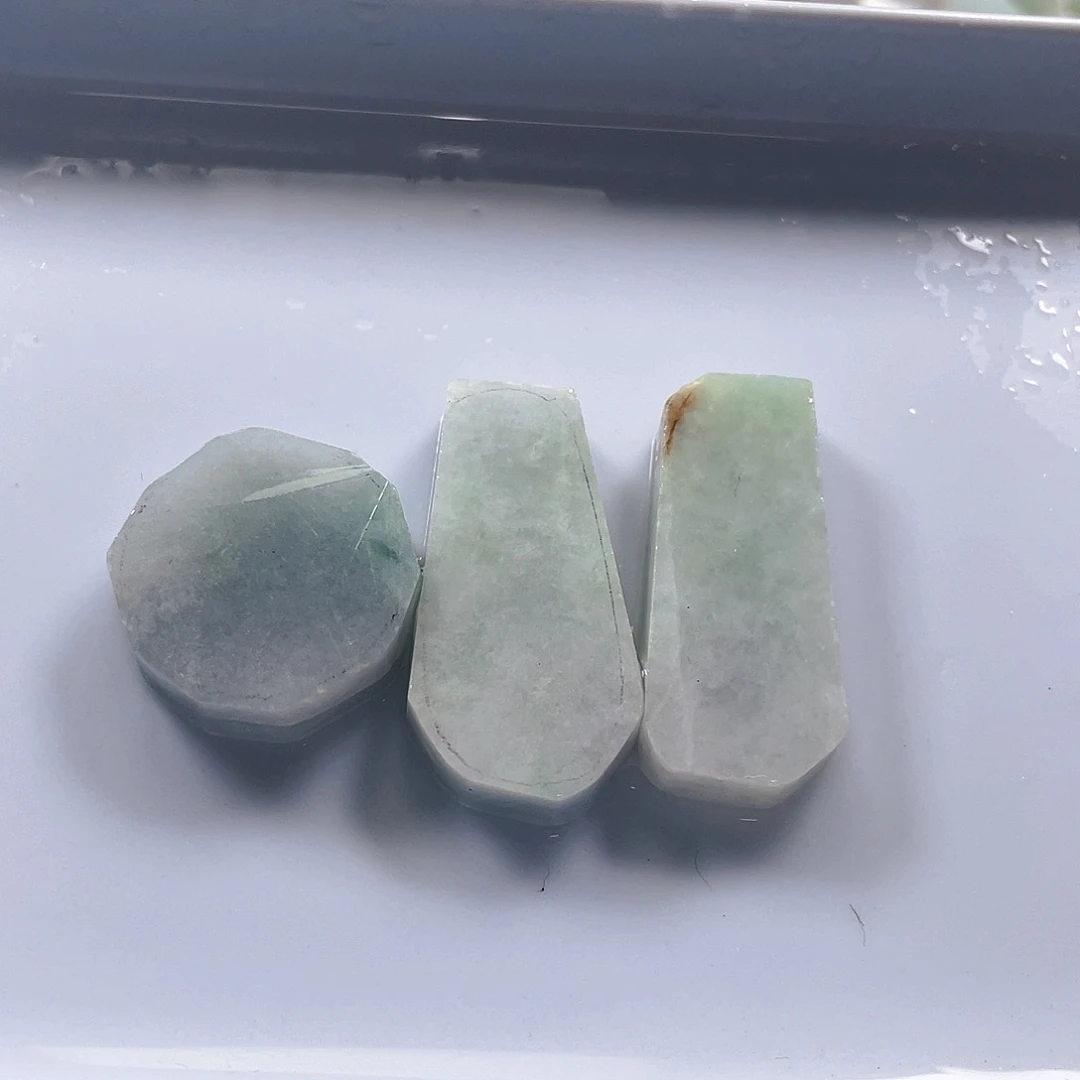 未镶嵌挂件翡翠1