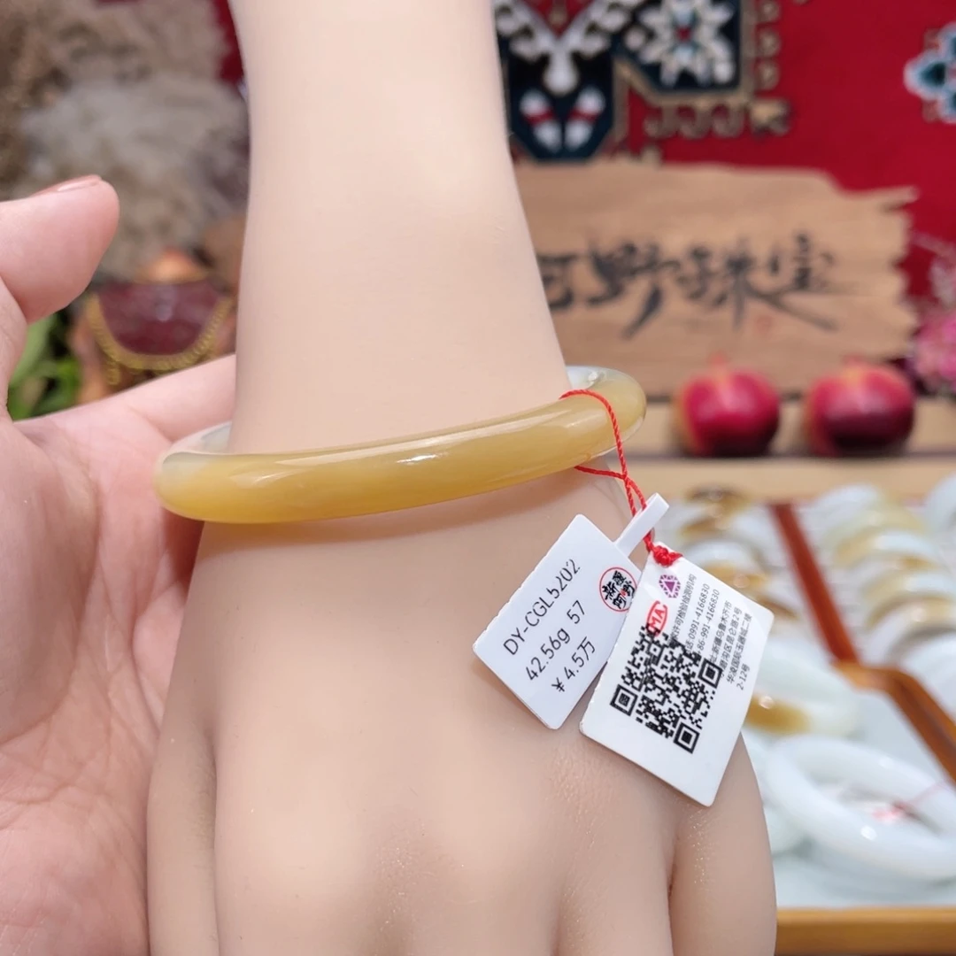 未镶嵌手镯和田玉时尚和田玉手镯