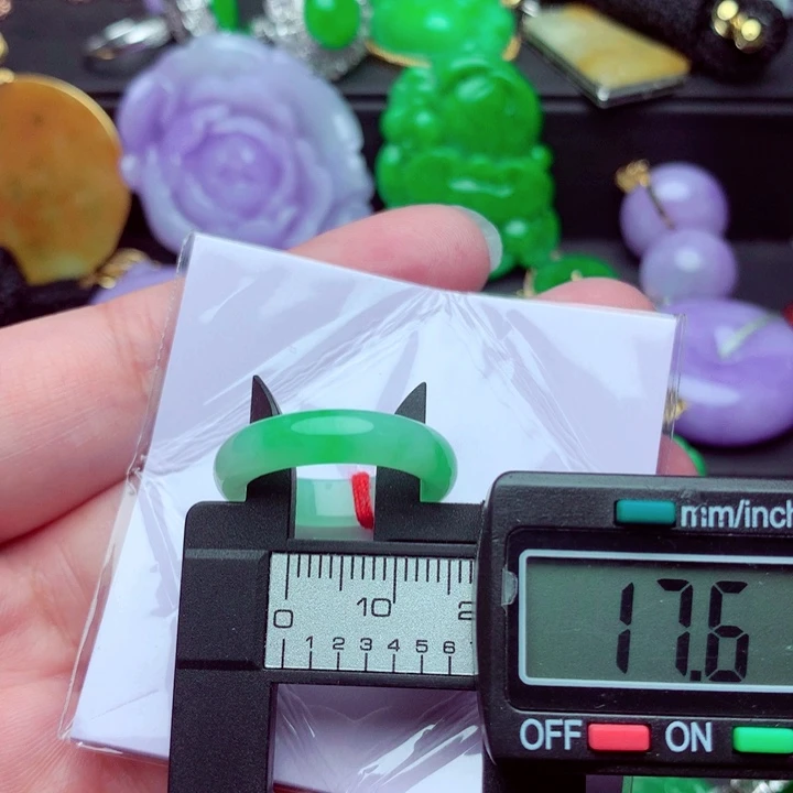 翡翠未镶嵌戒指戒指