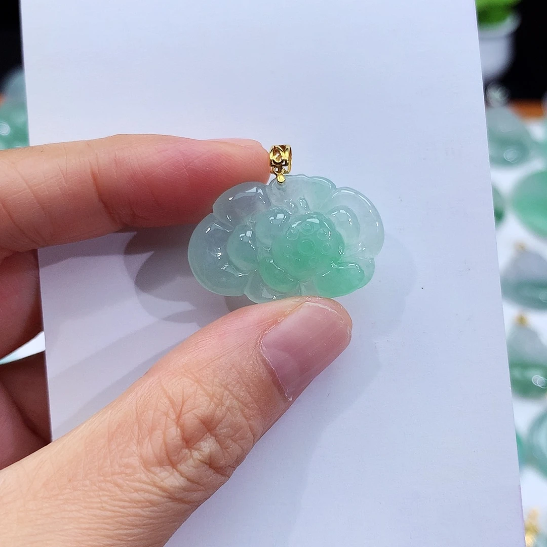 翡翠18K金镶嵌颈饰翡翠吊坠