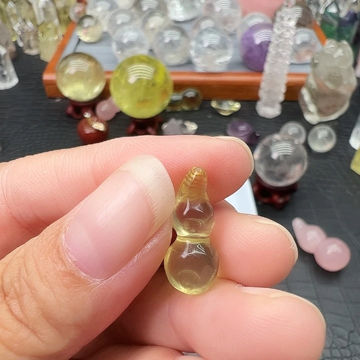 宁***悦未镶嵌珠宝半成品水晶384