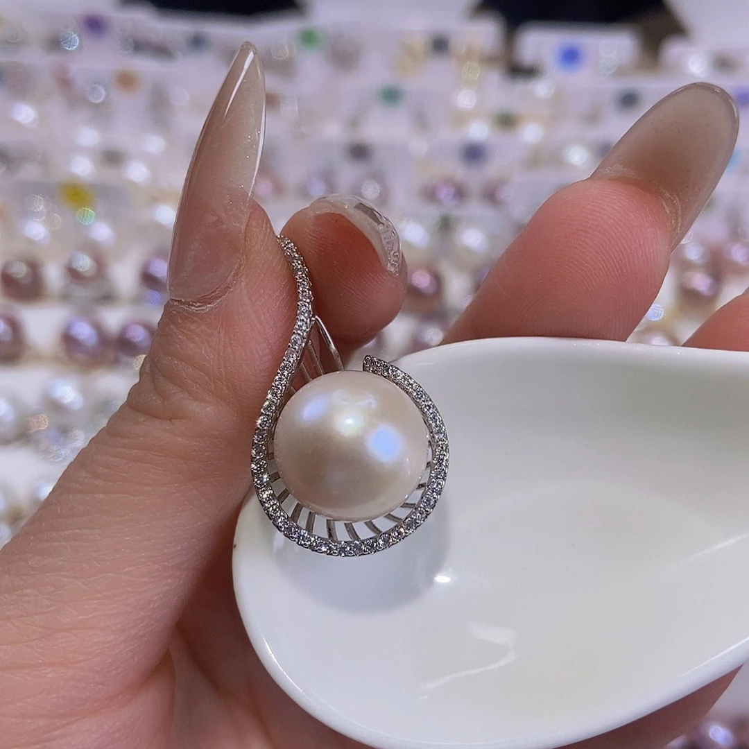 淡水珍珠合金颈饰