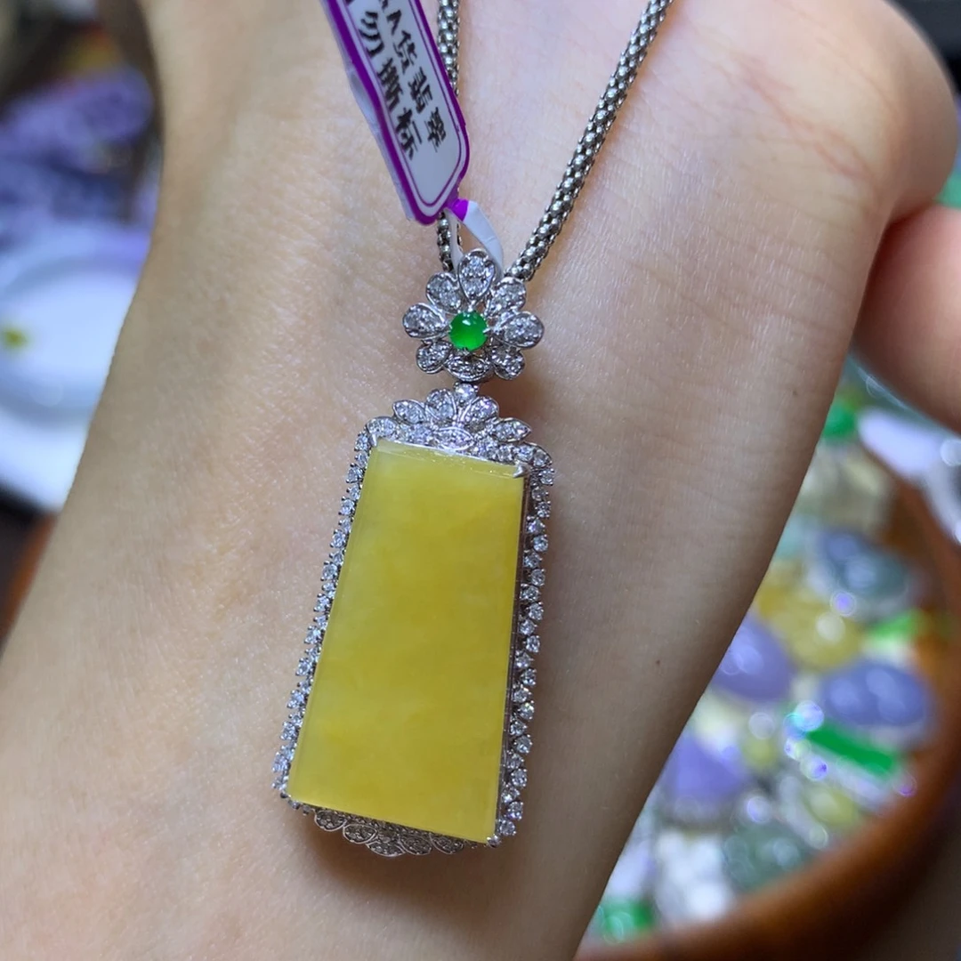 【闪购商品】翡翠颈饰18K金镶嵌翡翠