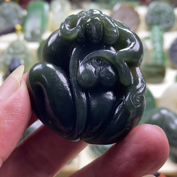 和田玉未镶嵌颈饰