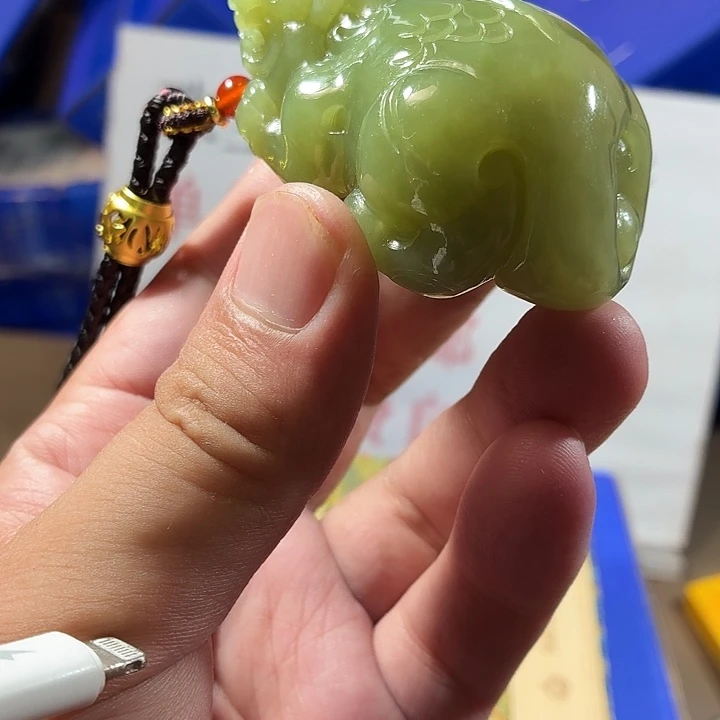 和田玉（糖玉）未镶嵌颈饰