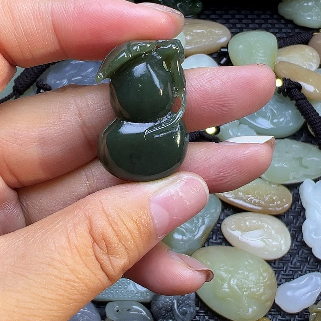 和田玉未镶嵌颈饰卡30.8