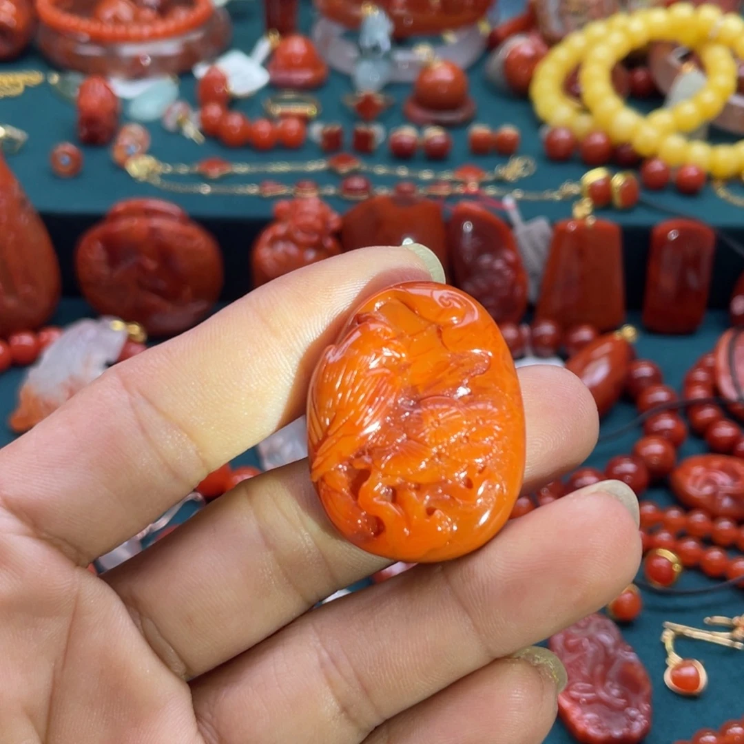 南红玛瑙未镶嵌川料南红雕刻大鹏鸟吊坠