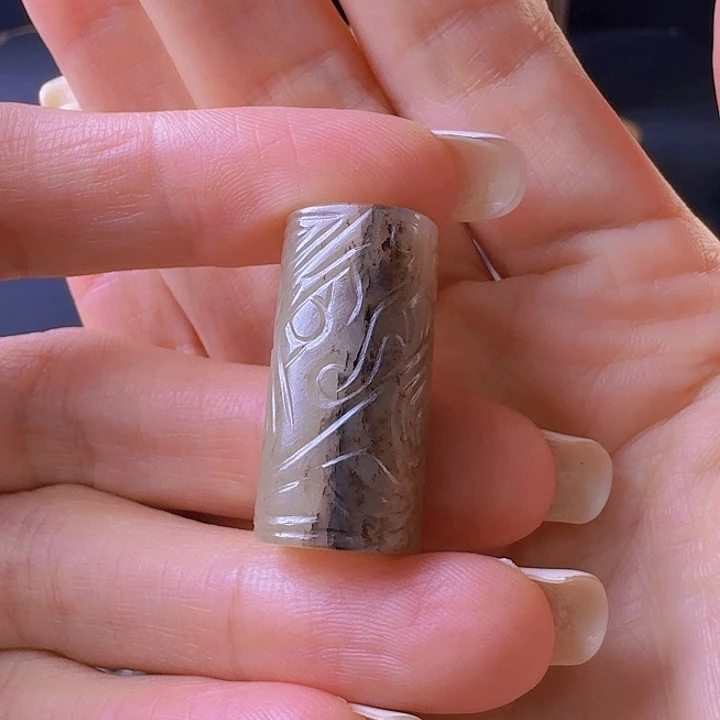 剛***卯和田玉未镶嵌颈饰