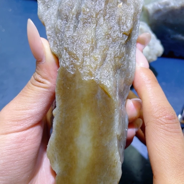 淡***，和田玉未镶嵌珠宝半成品