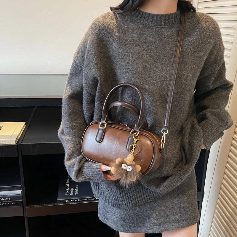 时尚斜挎款复古风潮流单肩包斜挎包休闲百搭小包包简约手提款ins