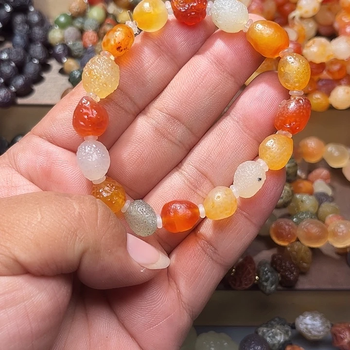 阿拉善彩玛瑙手串