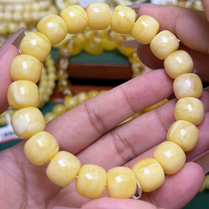 蜜蜡未镶嵌珠宝奇石