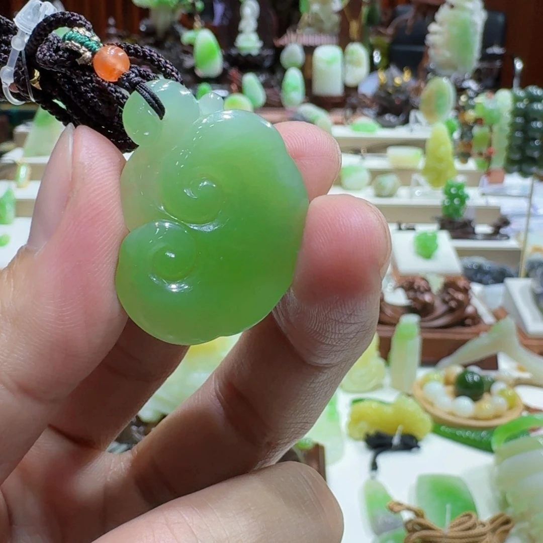 和田玉（碧玉）未镶嵌挂件和田玉碧玉果绿色如意挂件