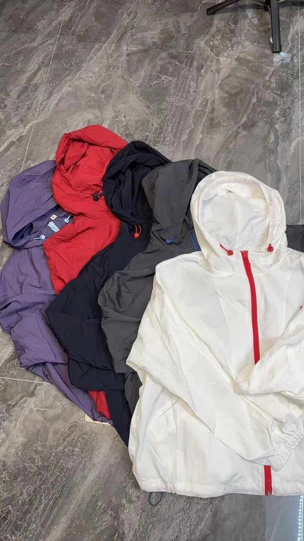 【左绣定制】2025款欧版原创宽松休闲连帽字母刺绣防晒衣80028