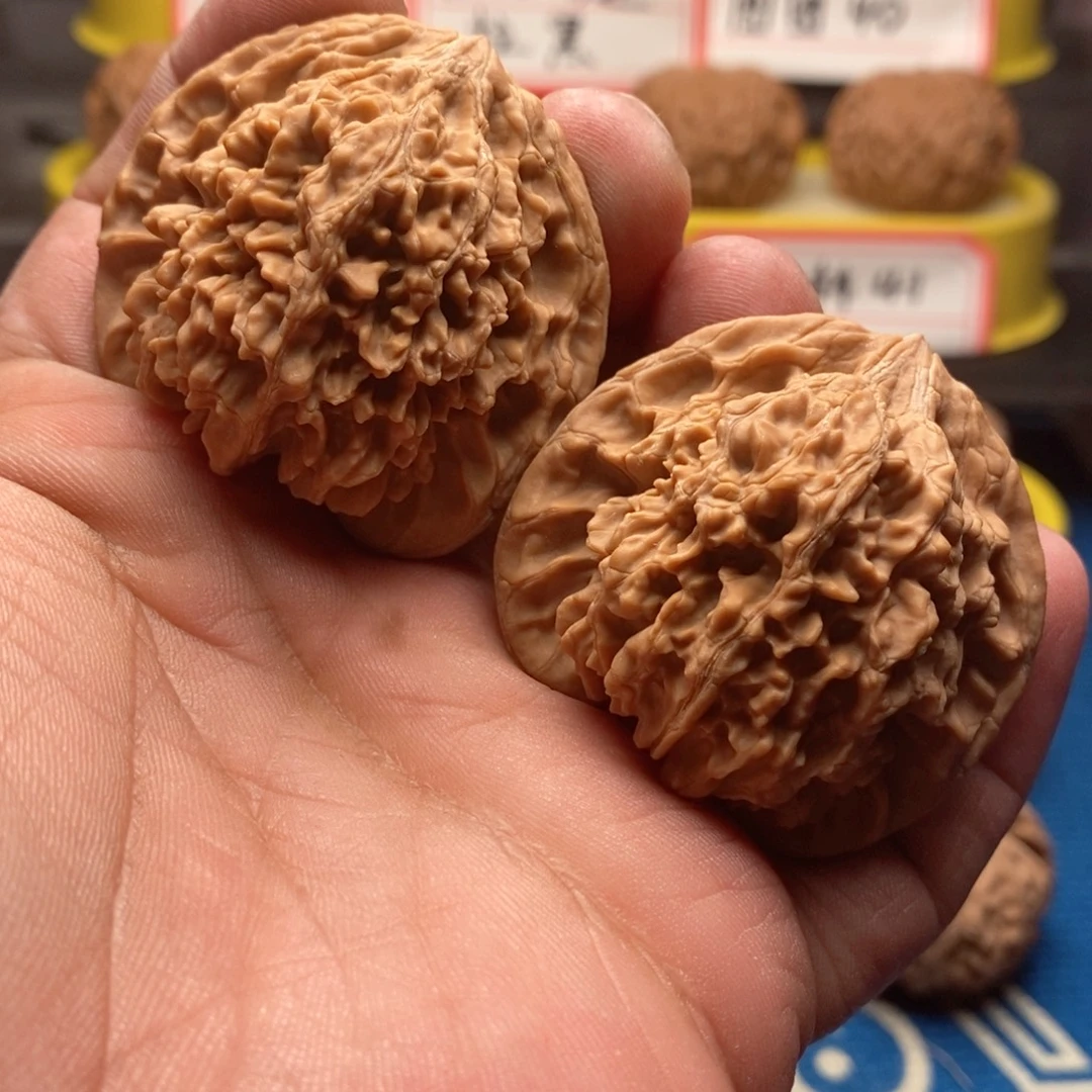 吊坠文玩核桃百花山狮子头（满天星）