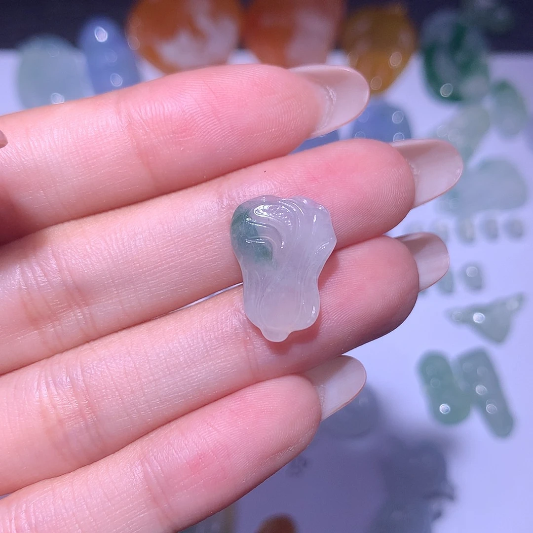 颈饰未镶嵌翡翠白菜