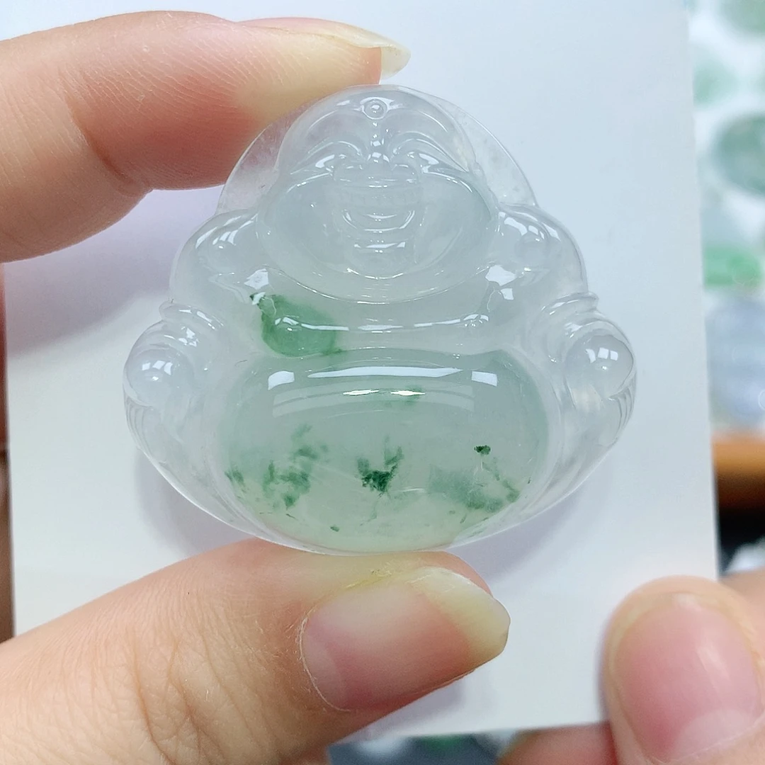 翡翠未镶嵌颈饰佛