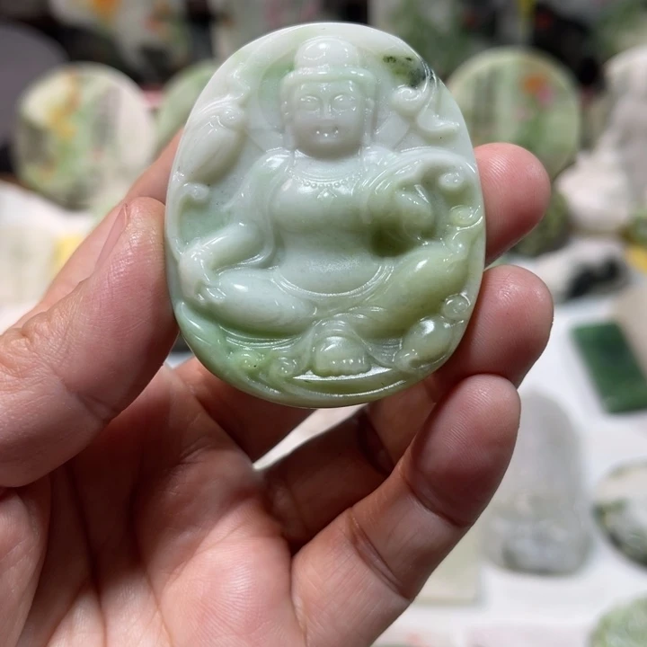 独山玉未镶嵌颈饰