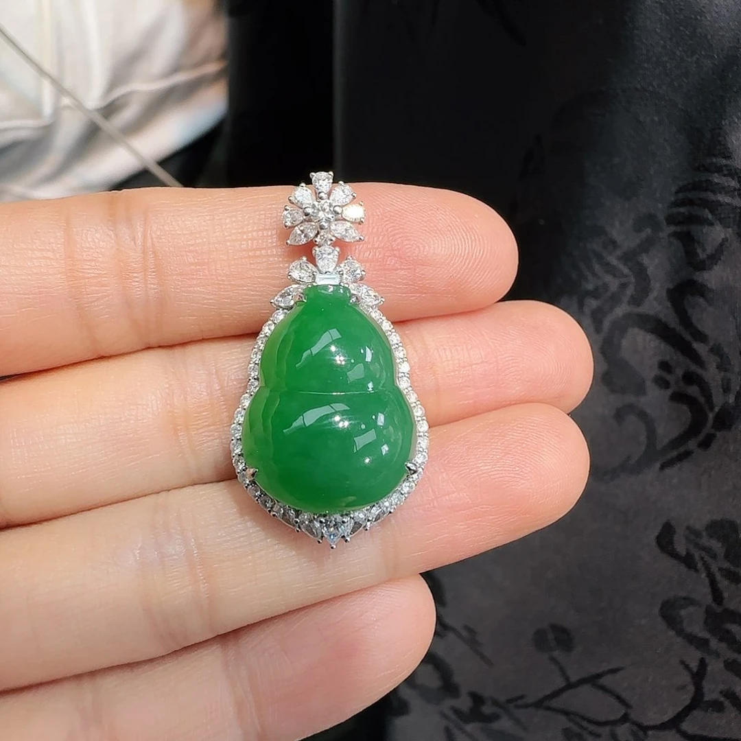 翡翠吊坠(不含链)18K金镶嵌