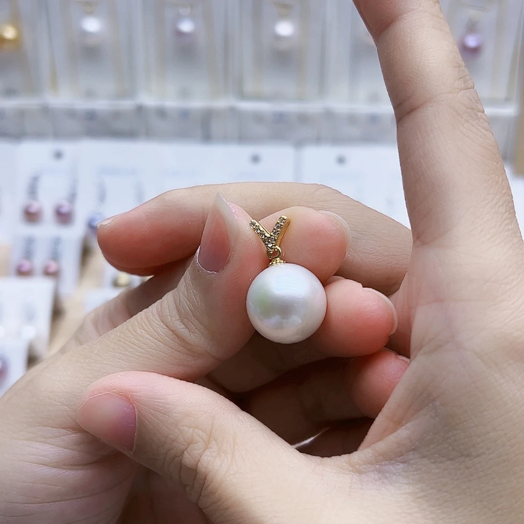 淡水珍珠合金吊坠(赠链)13.7