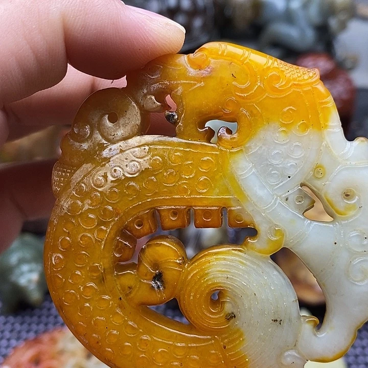 未镶嵌蛇纹石玉颈饰