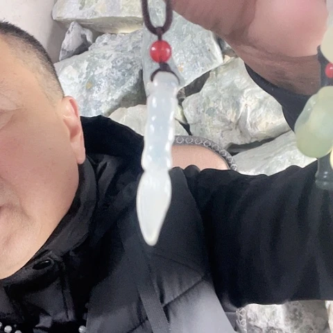 蛇纹石玉未镶嵌珠宝奇石