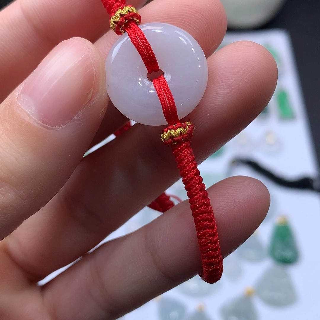 翡翠未镶嵌颈饰平安扣