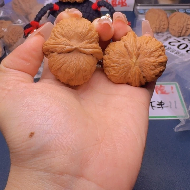 文玩核桃吊坠42元宝282