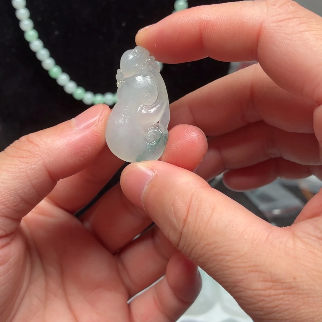 定制翡翠未镶嵌如意