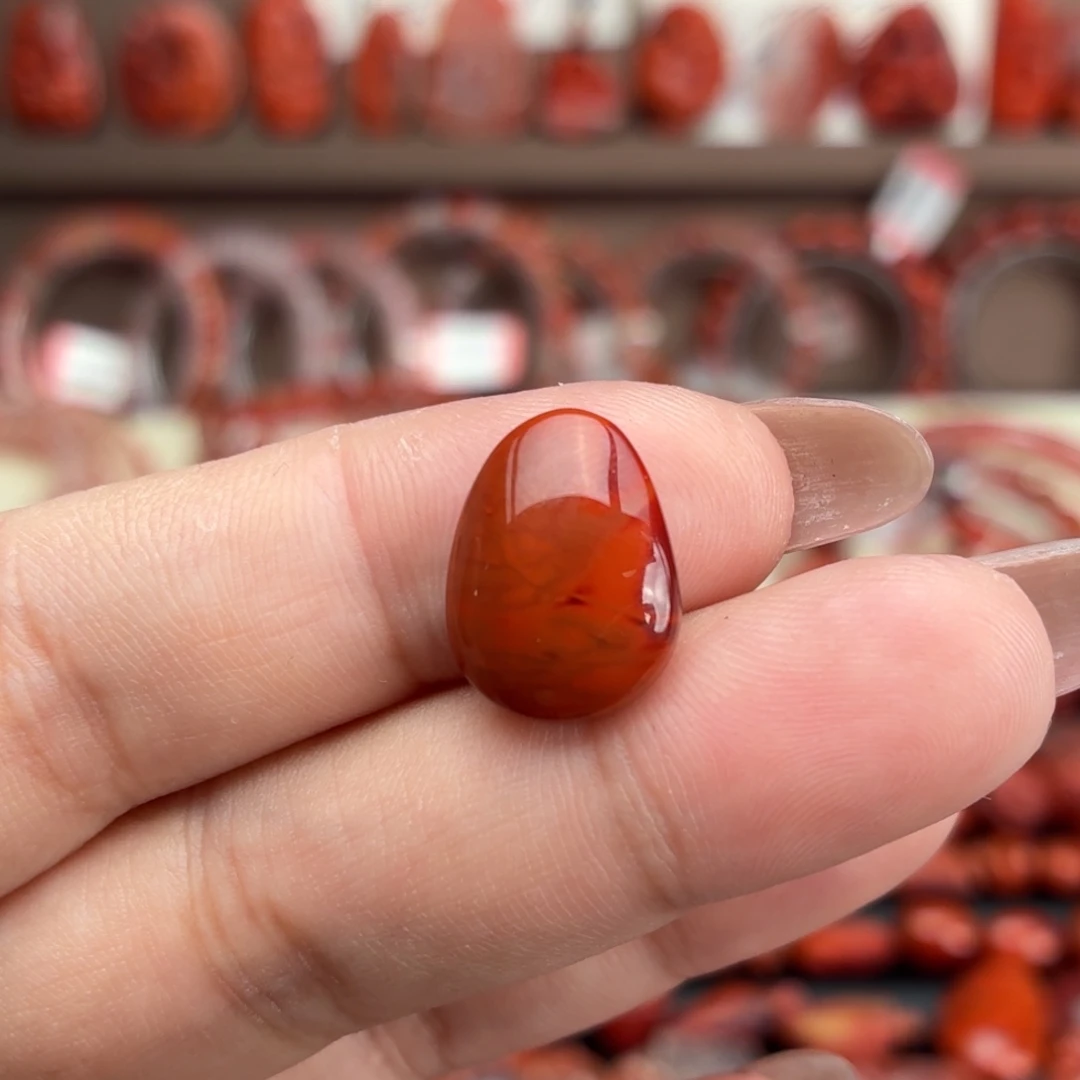 南红玛瑙未镶嵌颈饰小水滴牌