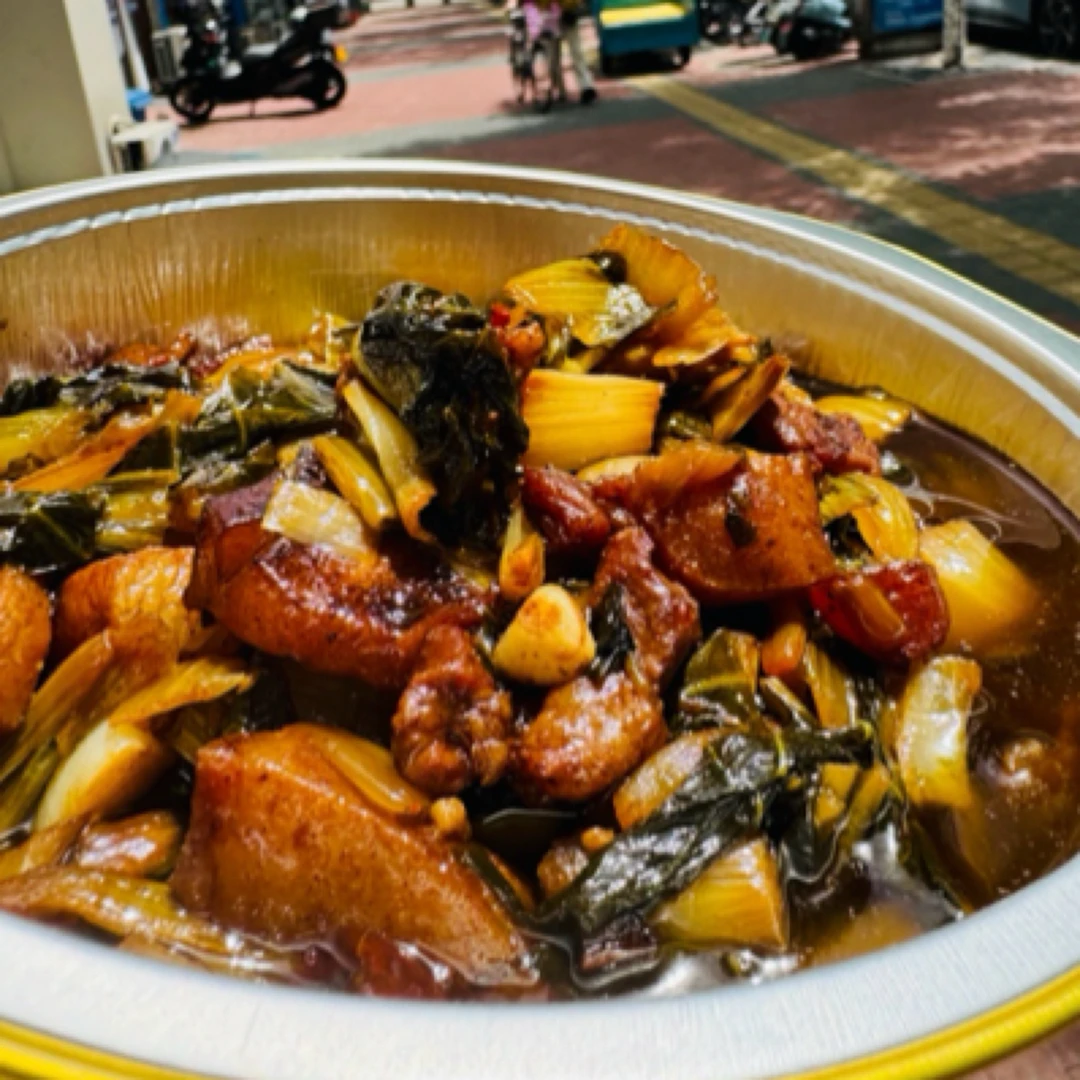 【锅子小煲】农家肉烧腌菜红烧肉腌菜煲