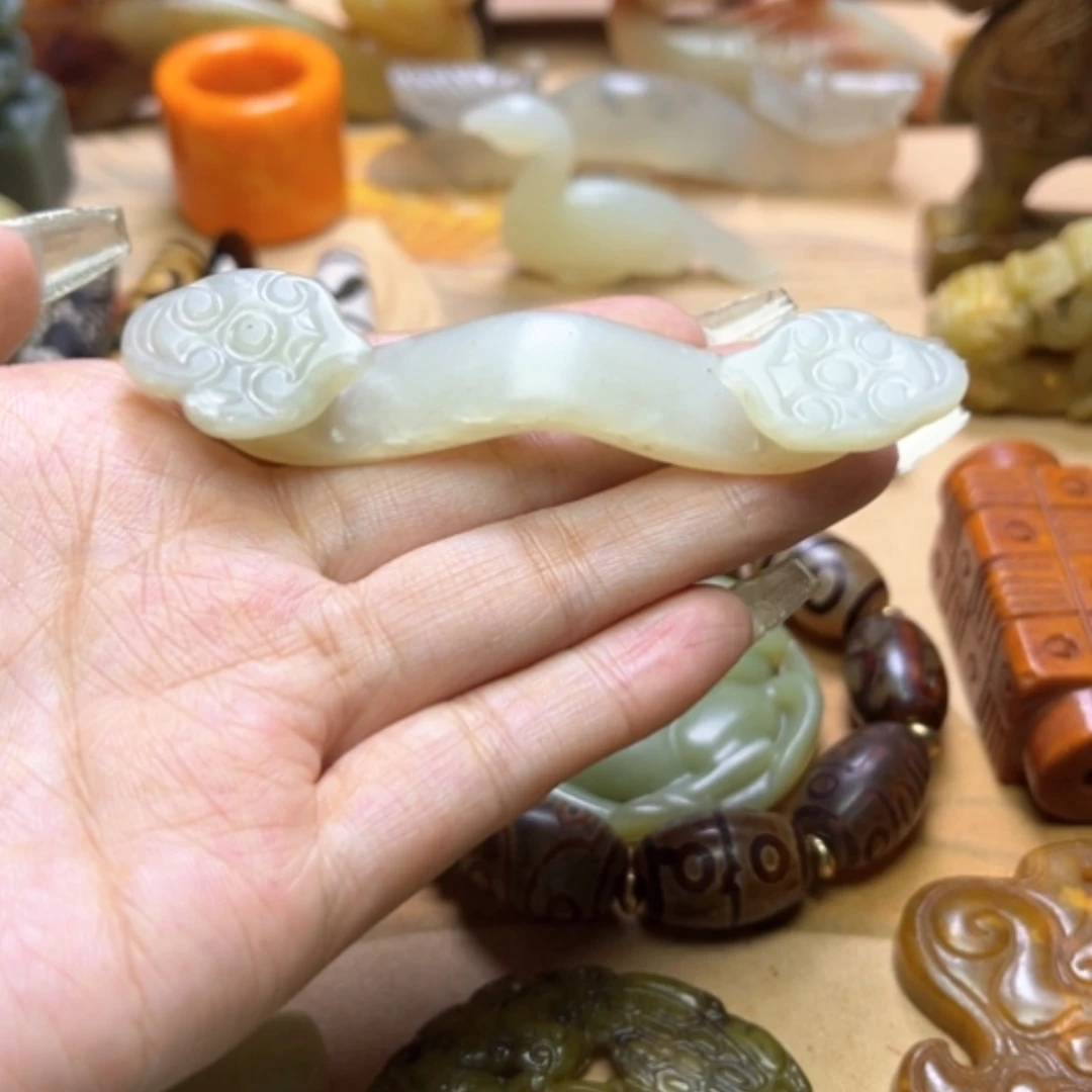 【闪购商品】蛇纹石玉颈饰未镶嵌