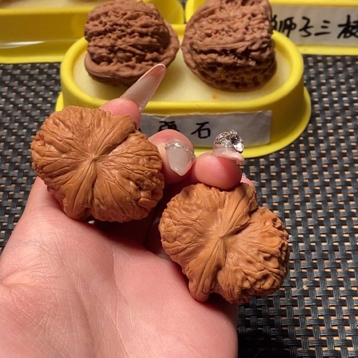 文玩核桃吊坠43元宝