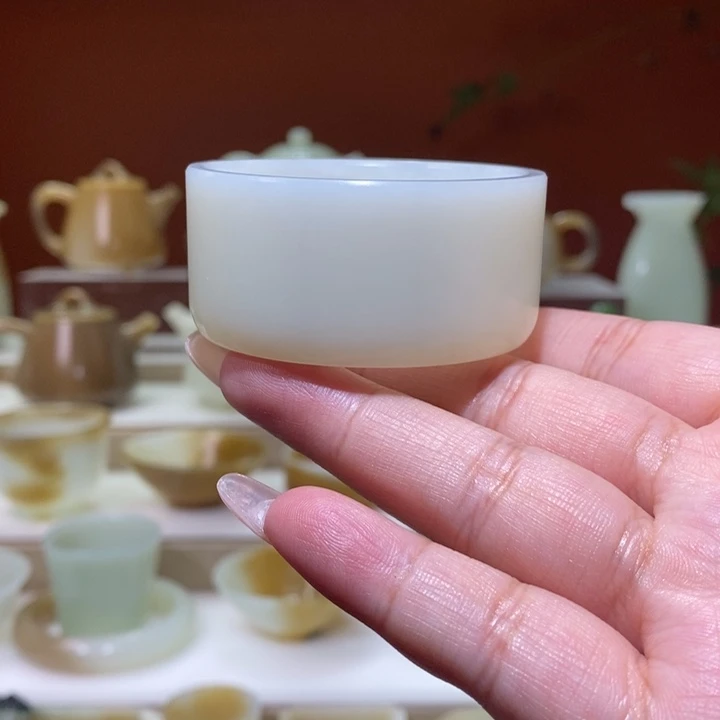 未镶嵌和田玉摆件野牛沟白玉杯福利