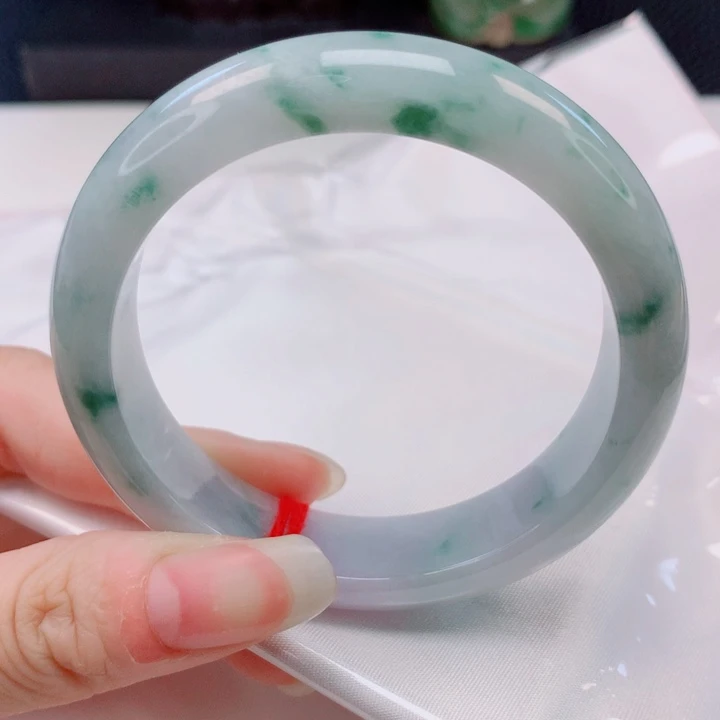 翡翠未镶嵌手镯52圈