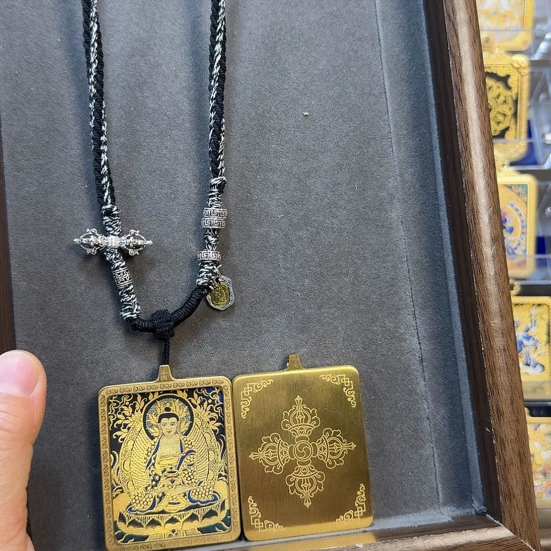 M***墨吊坠黑金阿弥陀佛扎基配绳