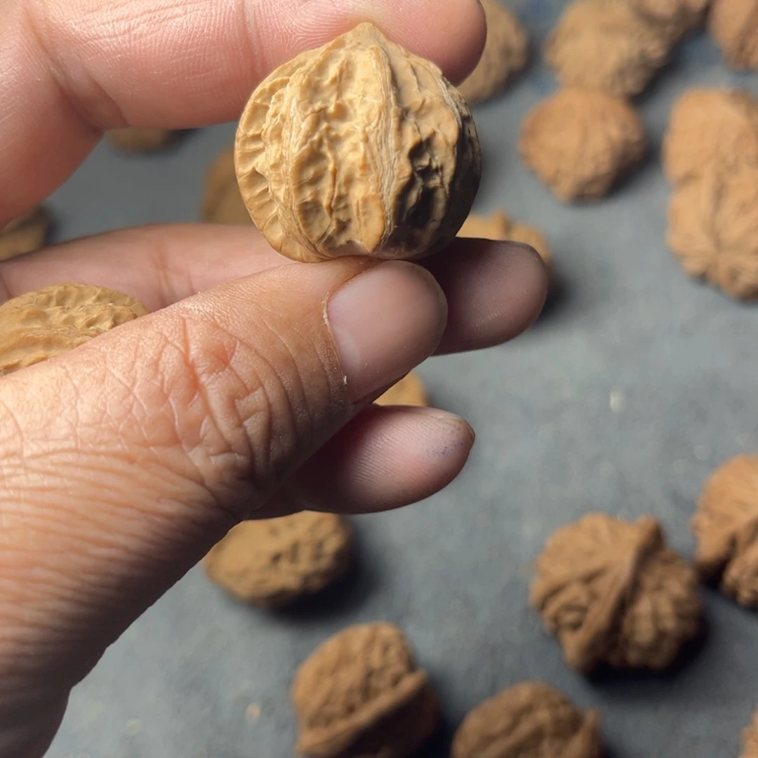 s***g文玩核桃吊坠野生