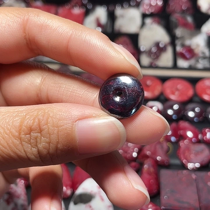 天然辰砂原矿乌砂平安扣4.8克