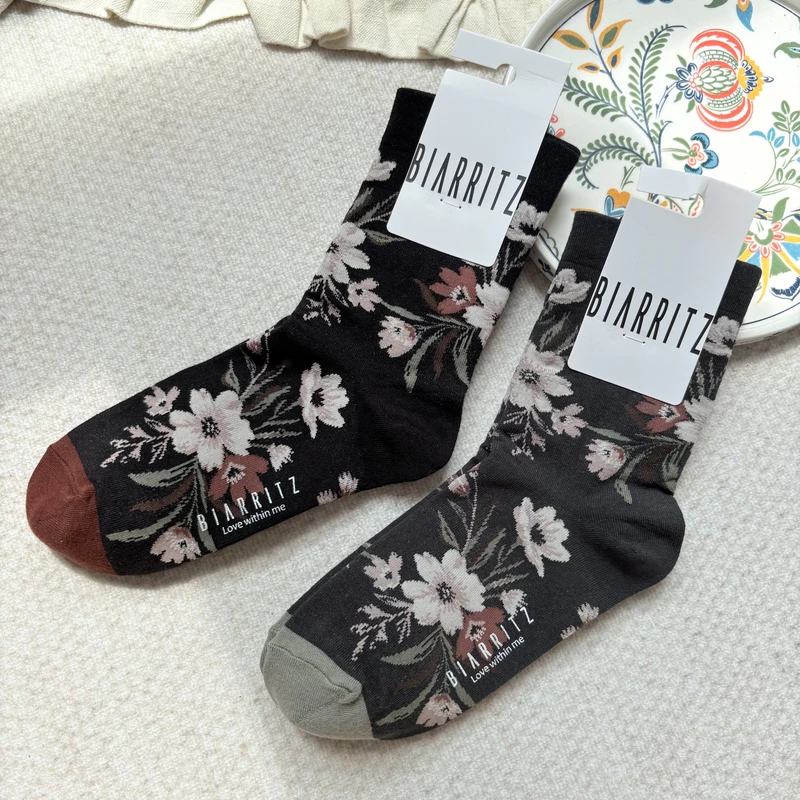 BIARRITZ韩国东大门秋冬法式复古花卉中筒袜原宿泫雅风ins提花袜