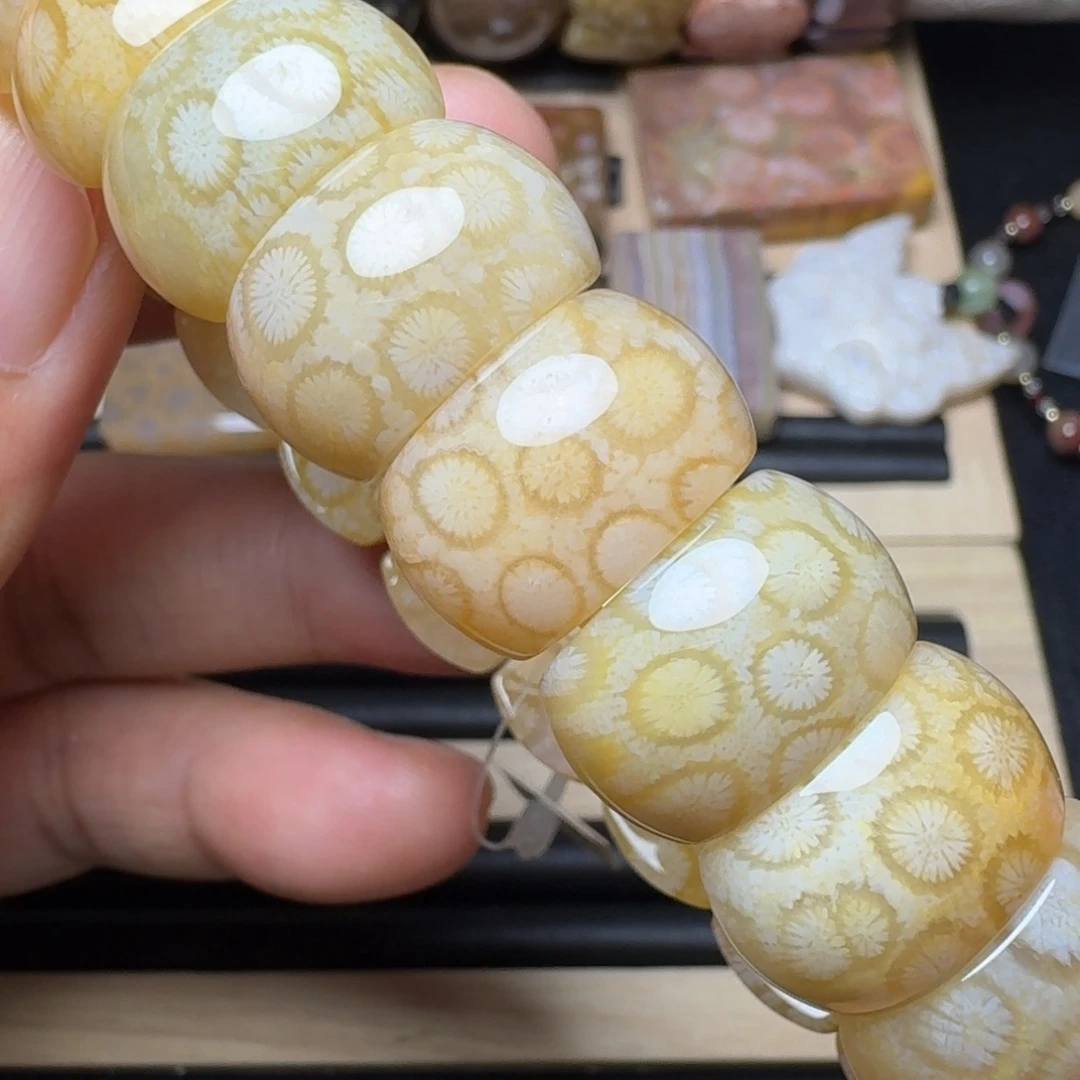 未镶嵌纯天然色有机玉石保真色硅化玉