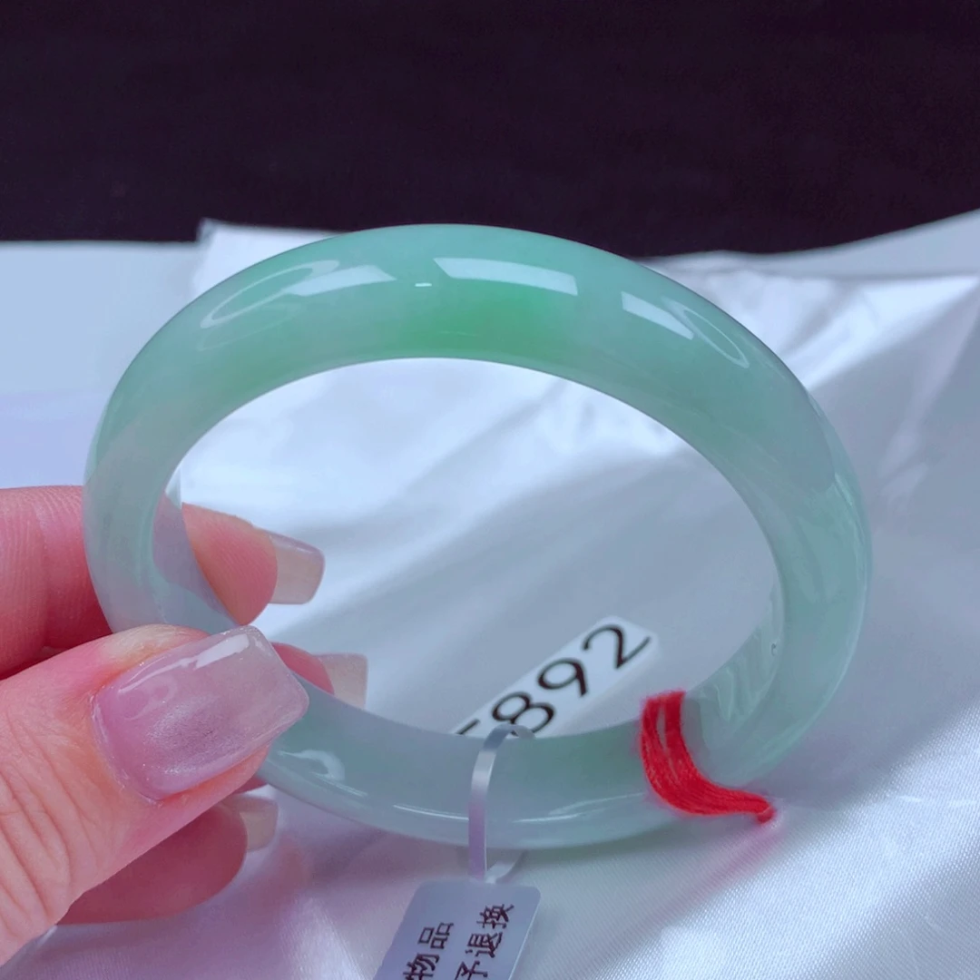 翡翠手镯未镶嵌手镯88