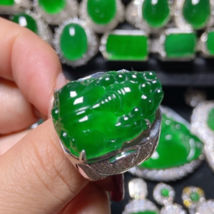 【闪购商品】翡翠银S925镶嵌颈饰翡翠貔貅